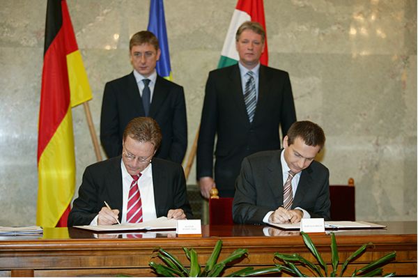COLLABORATION AGREEMENT ABOUT THE NEW PLANT IN KECSKEMÉT