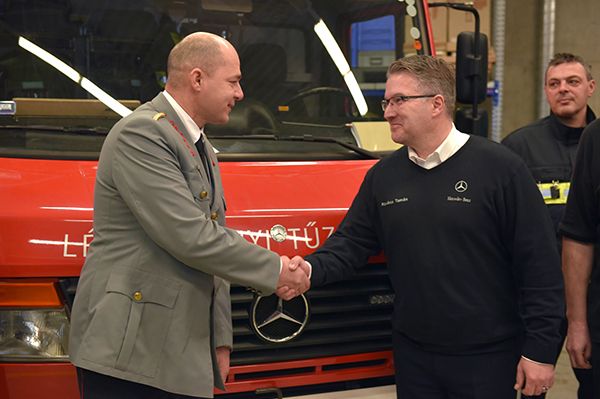 THE MERCEDES-BENZ PLANT IN KECSKEMÉT DONATED FIRE EXTINGUISHING EQUIPMENT IN HUF 8 MILLION VALUE